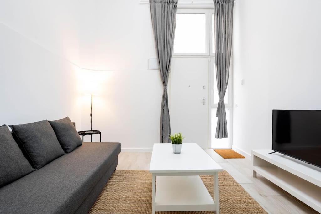 Loft Reformado En Marques De Vadillo Con Patio Privado Apartamento